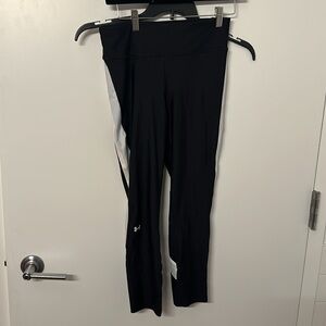 SALE PRICE $40 FREE SHIPPING! Under Armour set grey/black size S tank, M legging